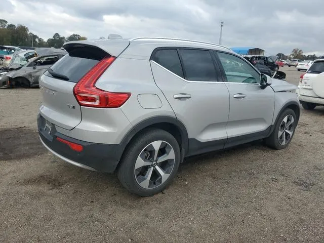 YV4L12UN4P2927283 2023 2023 Volvo XC40- Plus 3