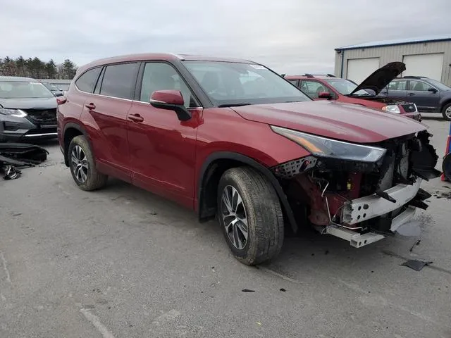 5TDGZRBH2NS581663 2022 2022 Toyota Highlander- Xle 4