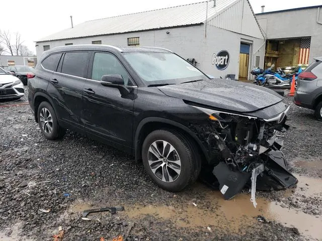 5TDGZRBH2NS587253 2022 2022 Toyota Highlander- Xle 4