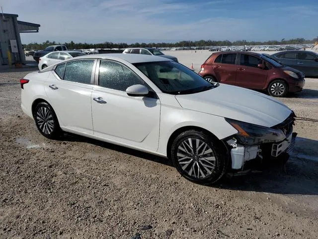 1N4BL4DV6PN341435 2023 2023 Nissan Altima- SV 4