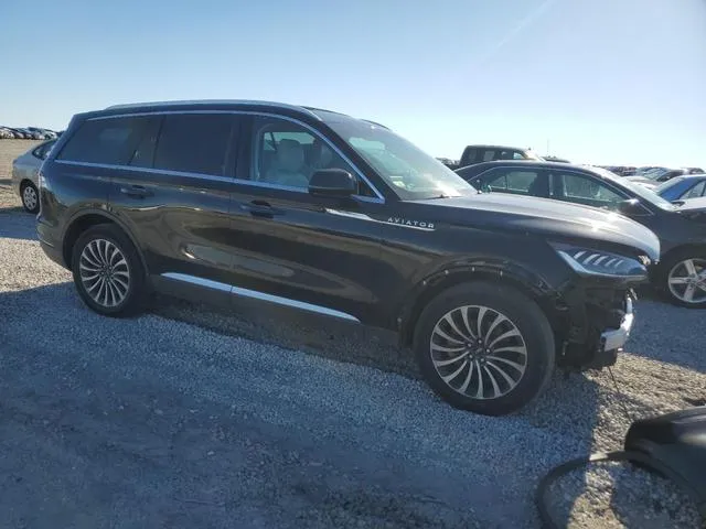 5LM5J7XC7LGL02871 2020 2020 Lincoln Aviator- Reserve 4