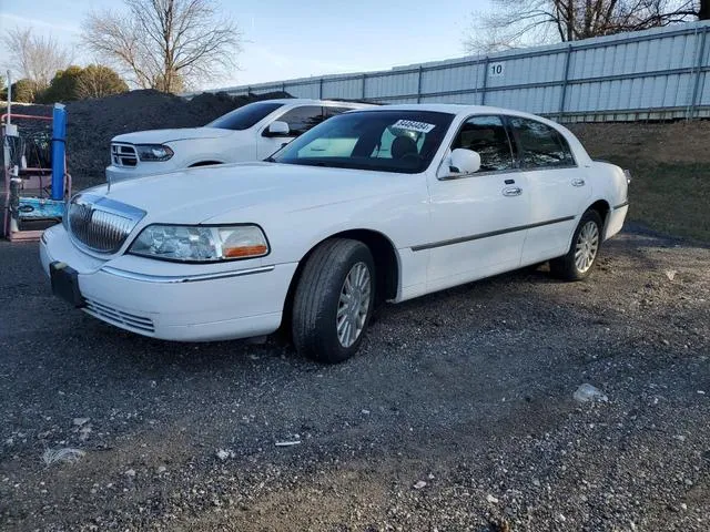 1LNHM82W83Y615467 2003 2003 Lincoln Town Car- Signature 1