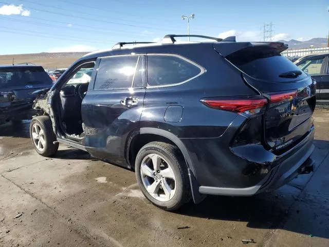 5TDHZRBH9NS231855 2022 2022 Toyota Highlander- Xle 2