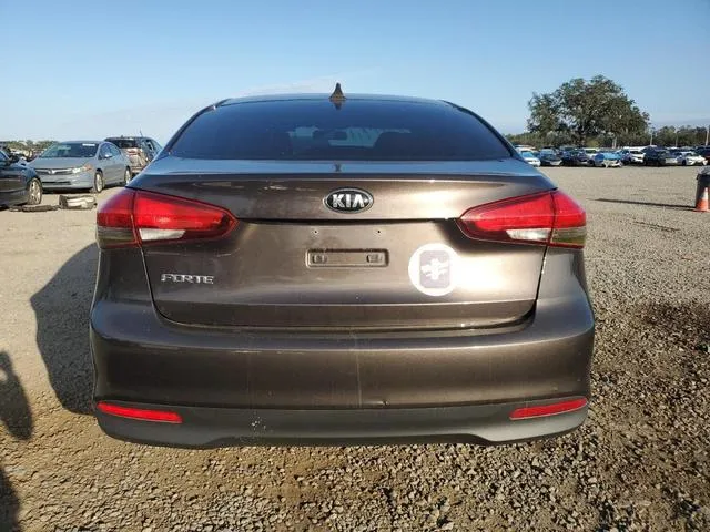 3KPFK4A78JE221569 2018 2018 KIA Forte- LX 6