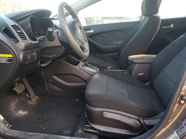 3KPFK4A78JE221569 2018 2018 KIA Forte- LX 7