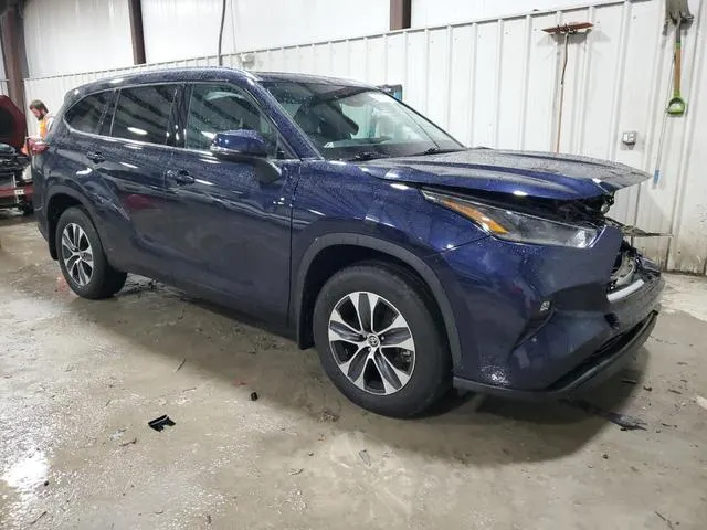 5TDHZRBHXMS532388 2021 2021 Toyota Highlander- Xle 4