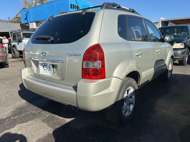 KM8JN12B29U980388 2009 2009 Hyundai Tucson- SE 4