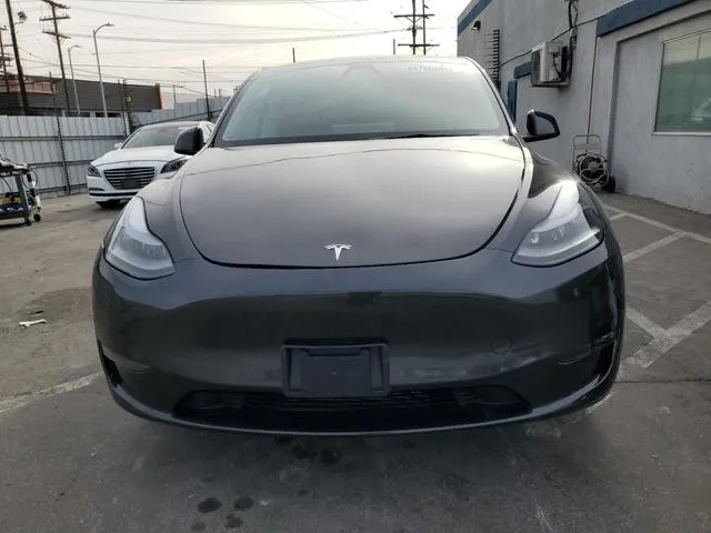 7SAYGDEE9RF078563 2024 2024 Tesla MODEL Y 5