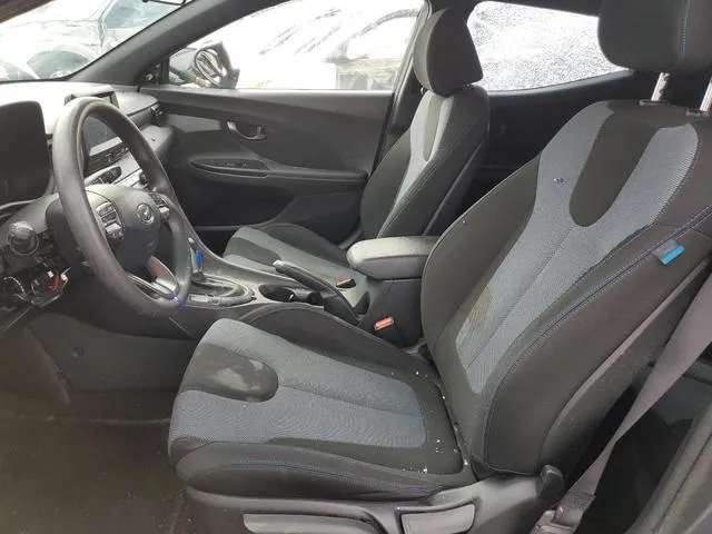 KMHTG6AF4KU011847 2019 2019 Hyundai Veloster- Base 7