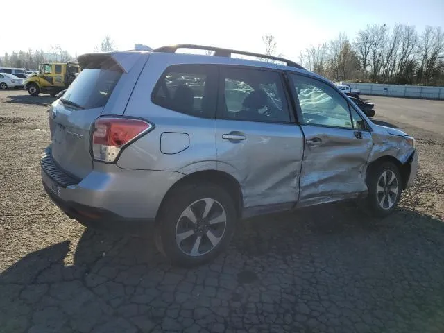 JF2SJAGC0JH466916 2018 2018 Subaru Forester- 2-5I Premium 3