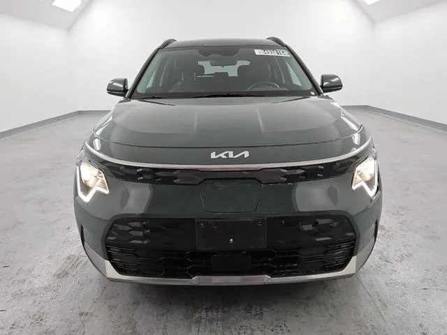 KNDCR3L13P5025173 2023 2023 KIA Niro- Wind 5