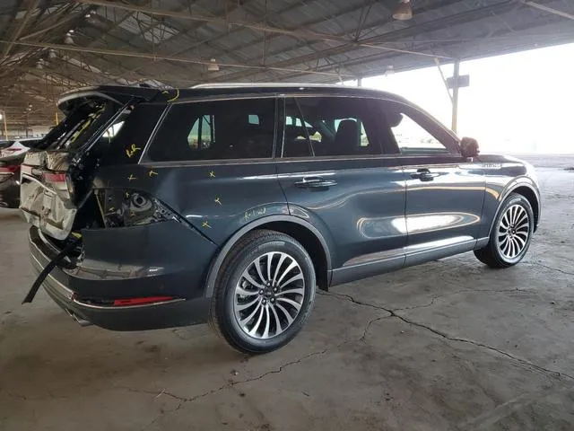 5LM5J7WC7PGL14784 2023 2023 Lincoln Aviator- Reserve 3