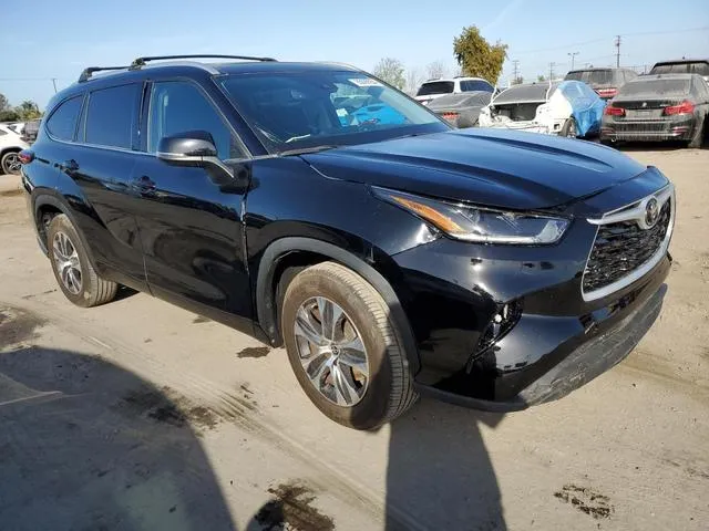 5TDHZRAH9NS550951 2022 2022 Toyota Highlander- Xle 4