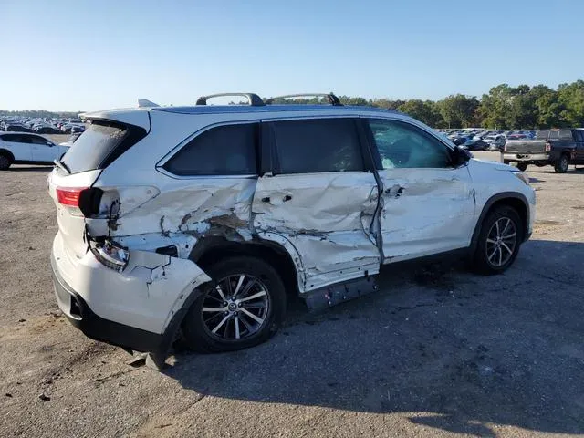 5TDKZRFH8KS559604 2019 2019 Toyota Highlander- SE 3