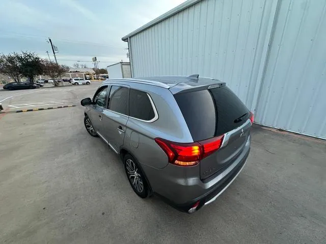 JA4AD3A36HZ047618 2017 2017 Mitsubishi Outlander- SE 3