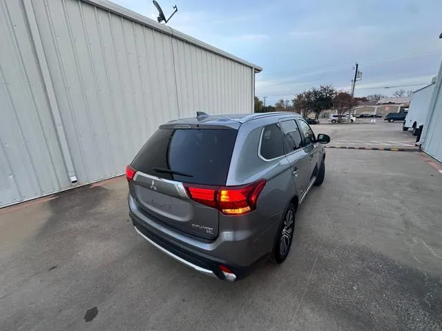 JA4AD3A36HZ047618 2017 2017 Mitsubishi Outlander- SE 4