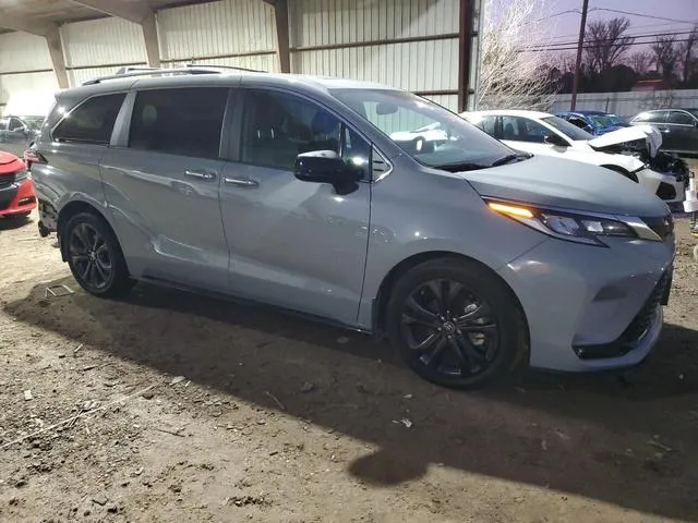 5TDXRKEC1PS161340 2023 2023 Toyota Sienna- Xse 4