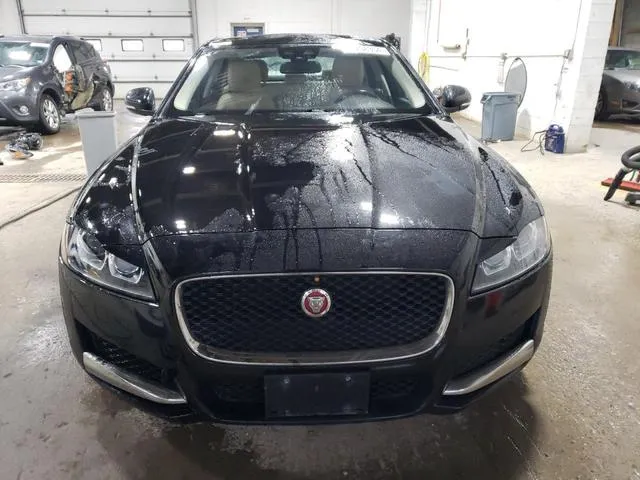 SAJBJ4FX7JCY56981 2018 2018 Jaguar XF- Premium 5