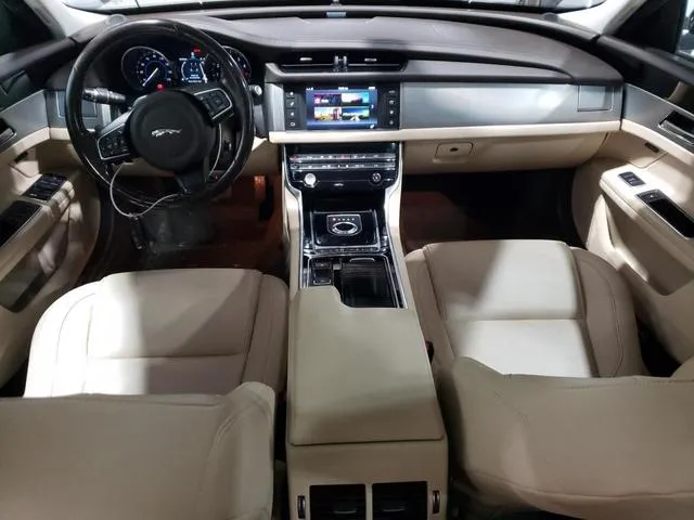 SAJBJ4FX7JCY56981 2018 2018 Jaguar XF- Premium 8