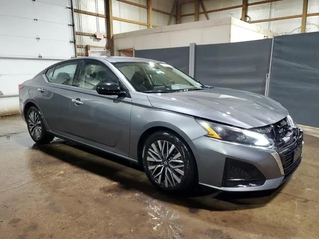 1N4BL4DV7RN424634 2024 2024 Nissan Altima- SV 4