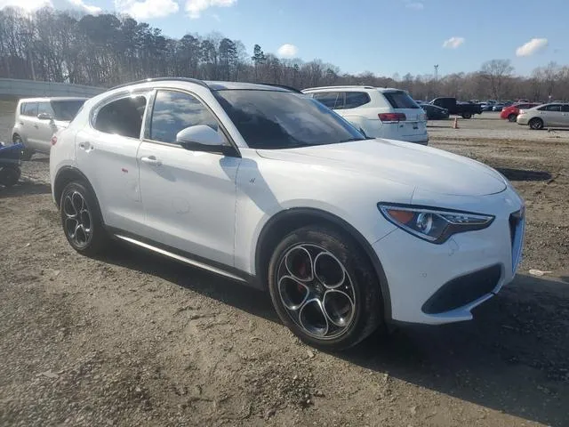 ZASPAKBN8N7D29373 2022 2022 Alfa Romeo Stelvio- TI 4