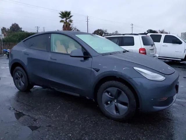 5YJYGAEE8MF212242 2021 2021 Tesla MODEL Y 4