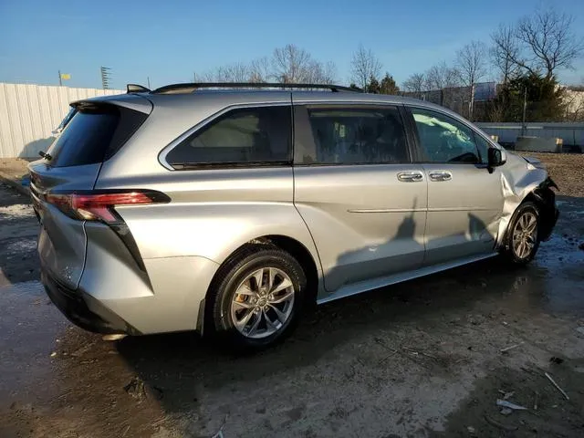 5TDYRKEC8MS068461 2021 2021 Toyota Sienna- Xle 3