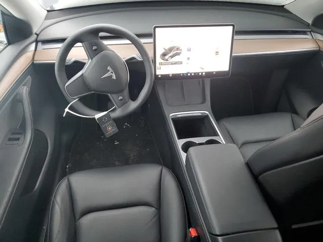 7SAYGDED6RF092587 2024 2024 Tesla MODEL Y 8