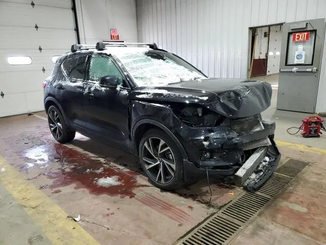 YV4162UM0N2790498 2022 2022 Volvo XC40- T5 R-Design 4