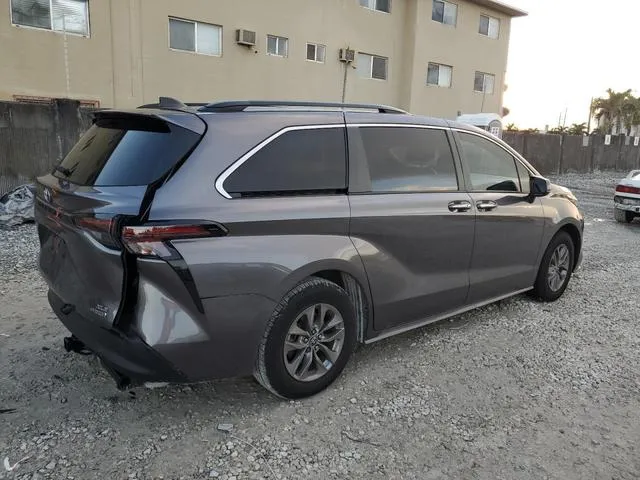 5TDYRKEC3PS141403 2023 2023 Toyota Sienna- Xle 3