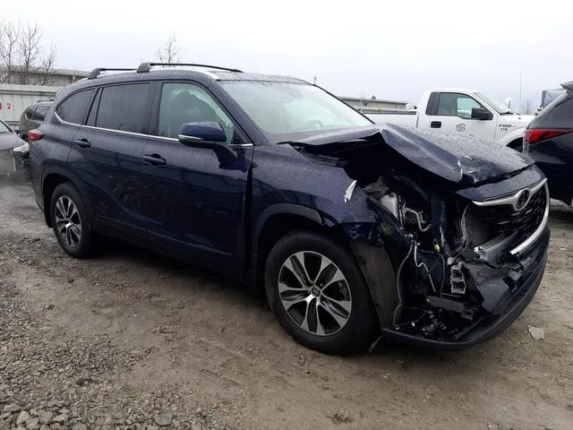 5TDGZRBH7NS564051 2022 2022 Toyota Highlander- Xle 4