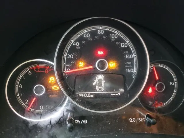 3VWFD7AT6KM709660 2019 2019 Volkswagen Beetle- S 9