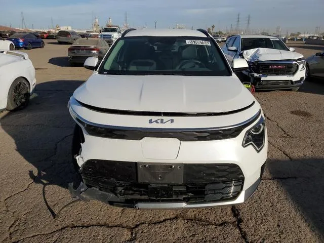 KNDCR3L14P5035906 2023 2023 KIA Niro- Wind 5