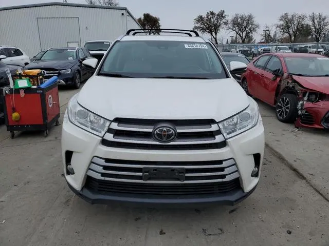 5TDJZRFH5JS851625 2018 2018 Toyota Highlander- SE 5