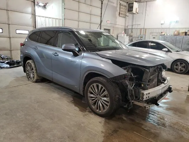 5TDEBRCH2MS046017 2021 2021 Toyota Highlander- Hybrid Platinum 4