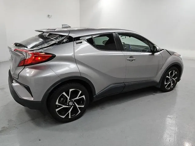 NMTKHMBX2LR106159 2020 2020 Toyota C-HR- Xle 3