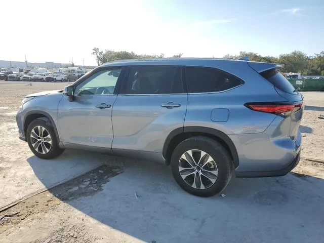 5TDGZRAH0NS130510 2022 2022 Toyota Highlander- Xle 2