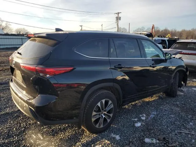 5TDGZRBH7MS058637 2021 2021 Toyota Highlander- Xle 3