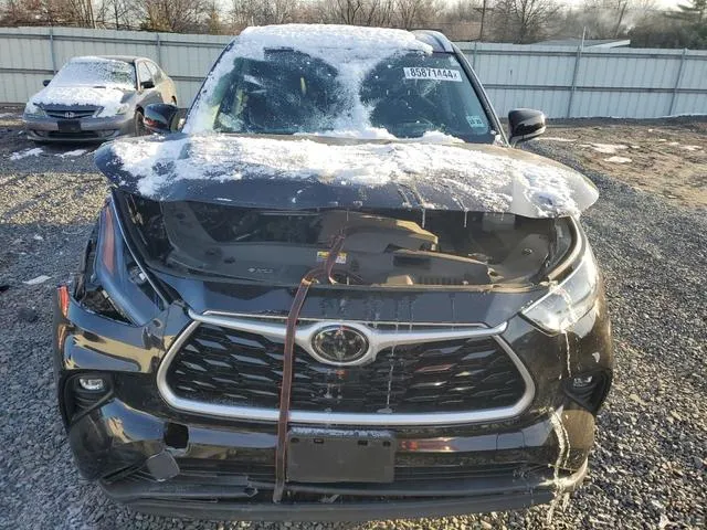 5TDGZRBH7MS058637 2021 2021 Toyota Highlander- Xle 5