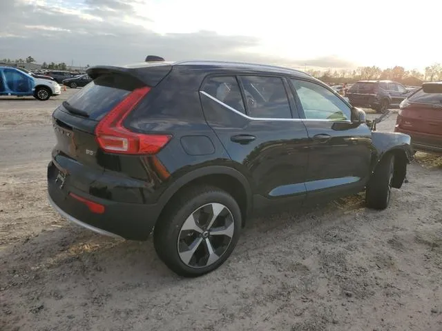 YV4L12UE2S2461572 2025 2025 Volvo XC40- Plus 3