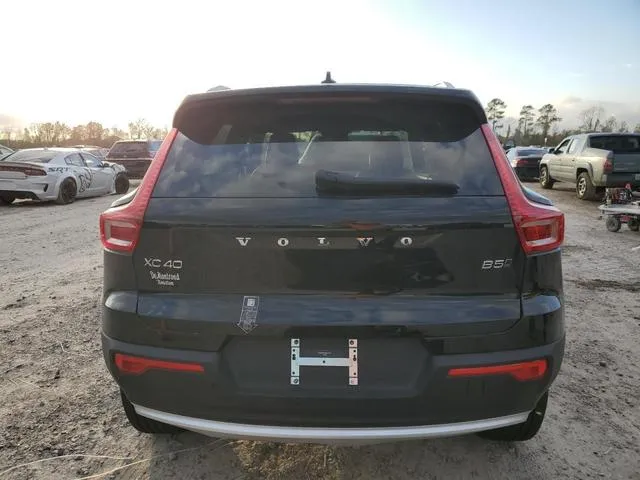 YV4L12UE2S2461572 2025 2025 Volvo XC40- Plus 6