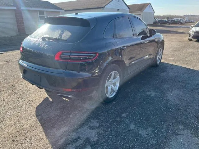 WP1AA2A55JLB14386 2018 2018 Porsche Macan 3