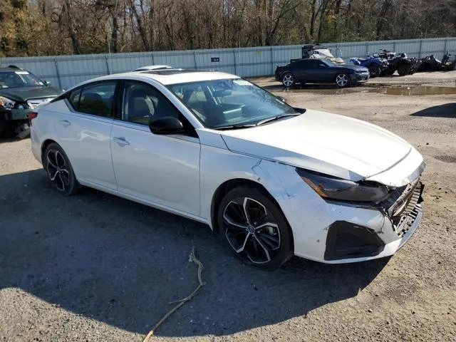 1N4BL4CV8PN426391 2023 2023 Nissan Altima- SR 4