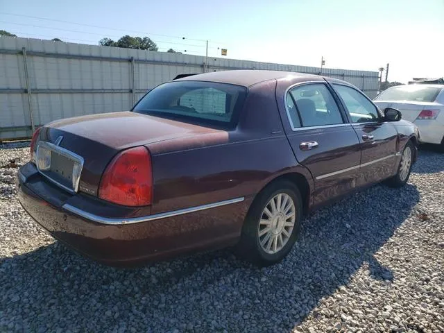 1LNHM81W94Y660484 2004 2004 Lincoln Town Car- Executive 3