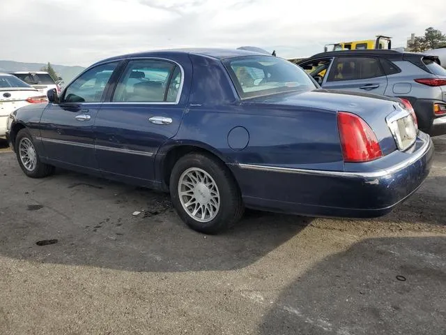 1LNHM82W42Y667158 2002 2002 Lincoln Town Car- Signature 2