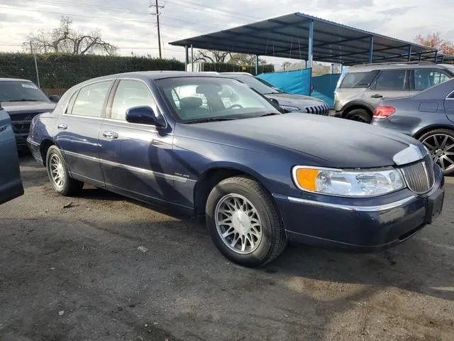 1LNHM82W42Y667158 2002 2002 Lincoln Town Car- Signature 4