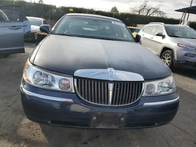 1LNHM82W42Y667158 2002 2002 Lincoln Town Car- Signature 5