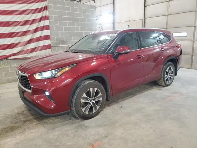 5TDHZRBH7NS577242 2022 2022 Toyota Highlander- Xle 1