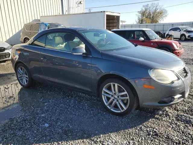 WVWFA71F28V004584 2008 2008 Volkswagen Eos- Lux 4