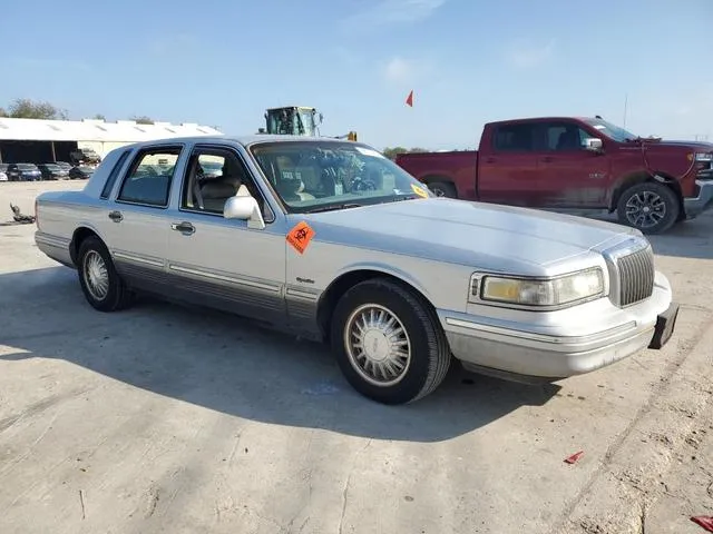 1LNLM82W3VY684306 1997 1997 Lincoln Town Car- Signature 4